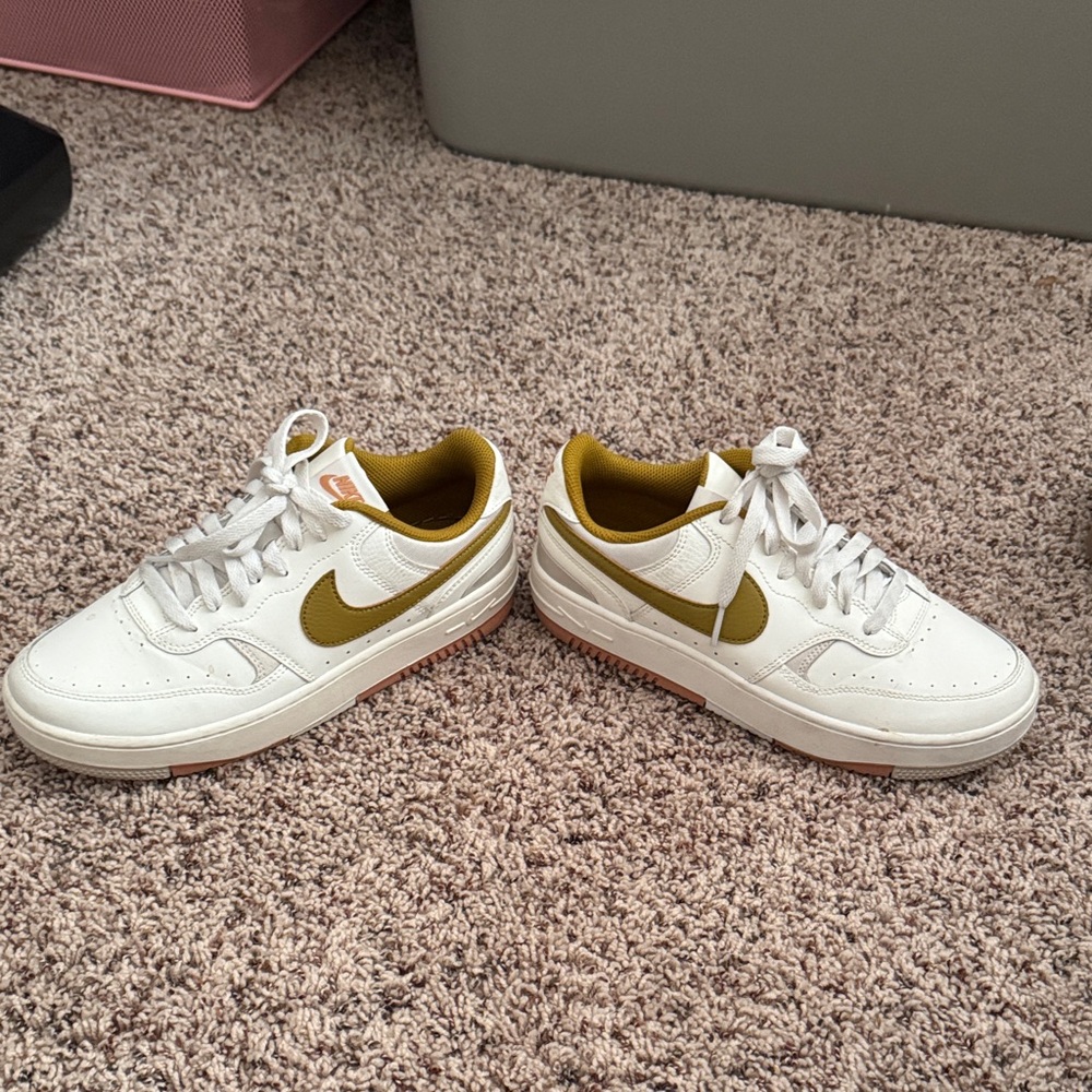 Nike low top
